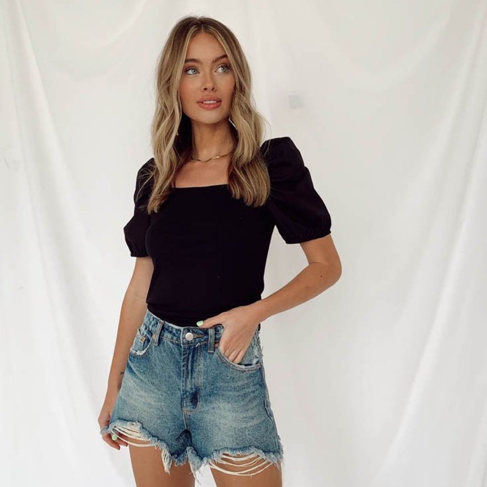 Vestique joy top S (black top w puffy sleeves)